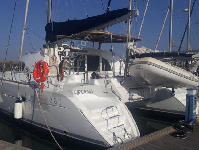 Cat Lagoon 380 for rent in Ayamonte