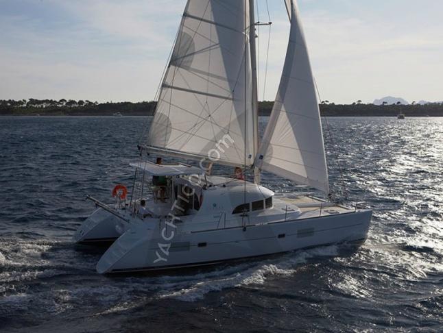 Cat Lagoon 380 for rent in Lefkas