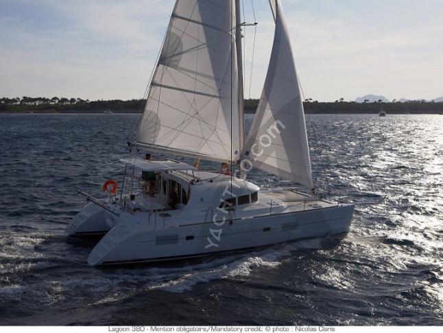 Catamaran Lagoon 380 for charter in Pula