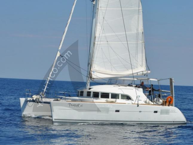 Cat Lagoon 380 for hire in Lavrio