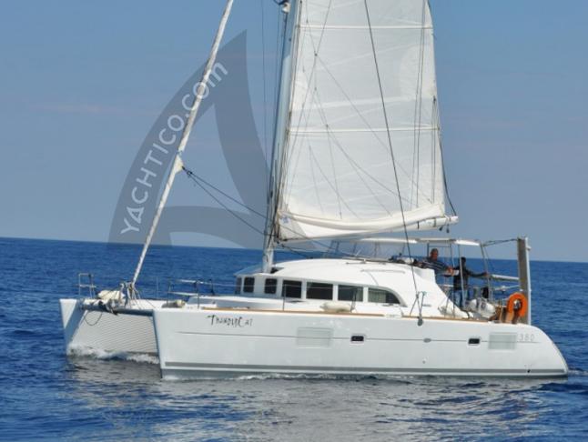 Kat Lagoon 380 chartern in Lavrio