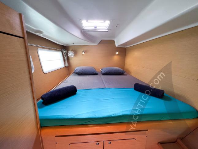 Katamaran Lagoon 380 S2 chartern in Avatoru