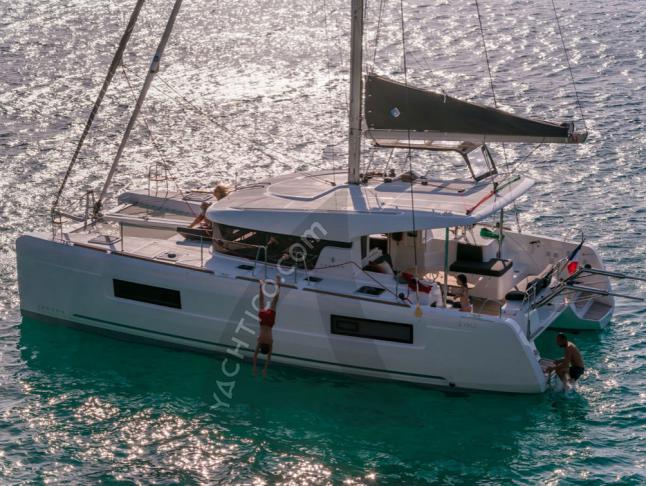 Cat Lagoon 40 for rent in Nassau