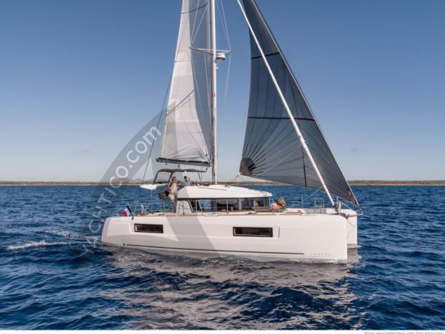 Catamaran Lagoon 40 for charter in Nassau
