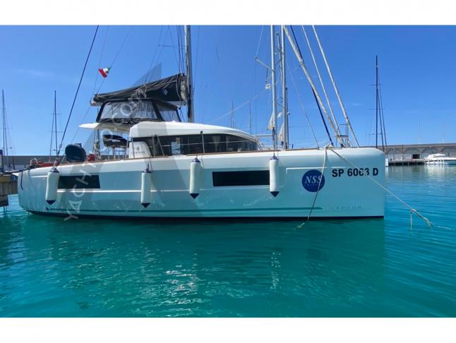 Catamaran Lagoon 40 available for charter in Marina Cala de Medici