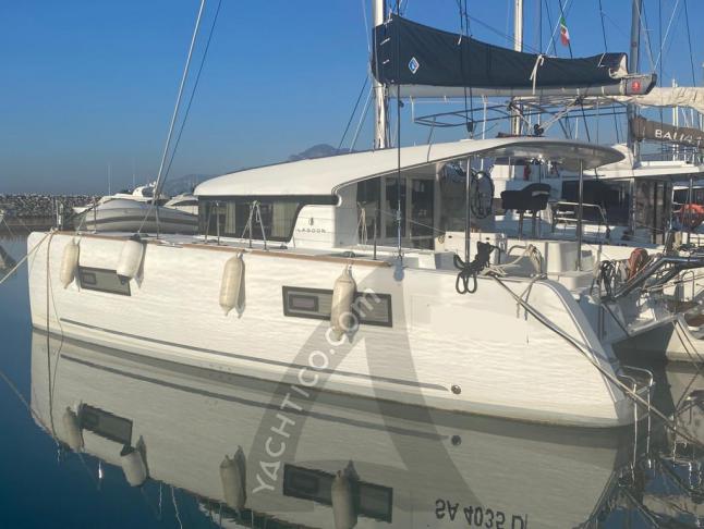 Kat Lagoon 40 chartern in Salerno