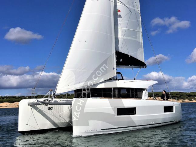 Kat Lagoon 40 chartern in El Rompido