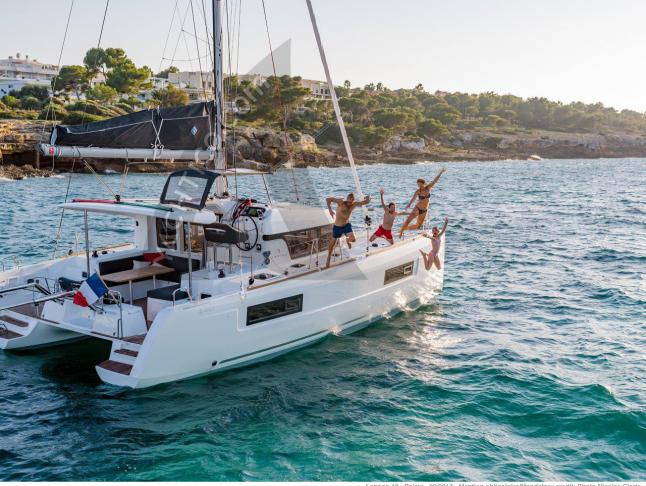 Katamaran Lagoon 40 Yachtcharter in Marina La Lonja