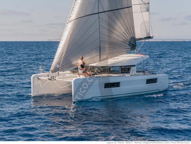 Katamaran Lagoon 40 Yachtcharter in Marina Lefkas