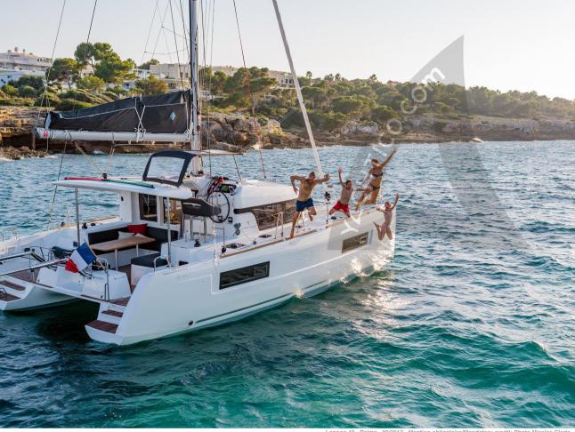Kat Lagoon 40 Yachtcharter in Ece Saray Marina