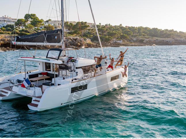 Kat Lagoon 40 chartern in Pula