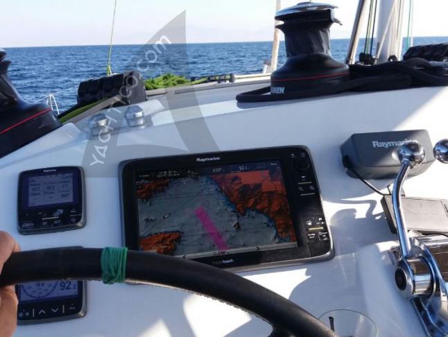 Katamaran Lagoon 400 S2 chartern in Nea Peramos