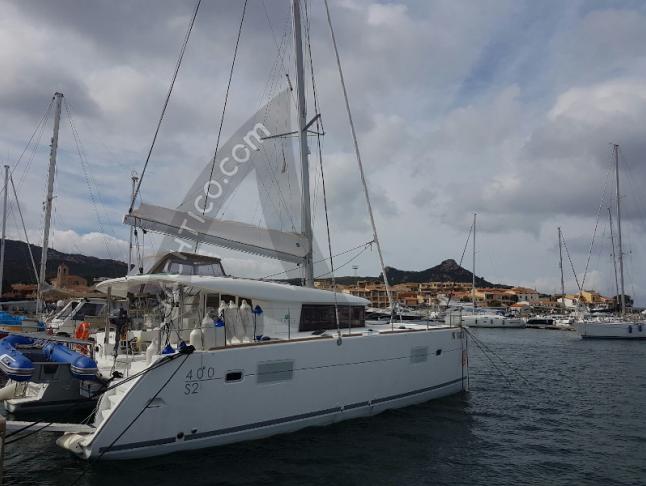 Kat Lagoon 400 S2 chartern in Porto Rotondo