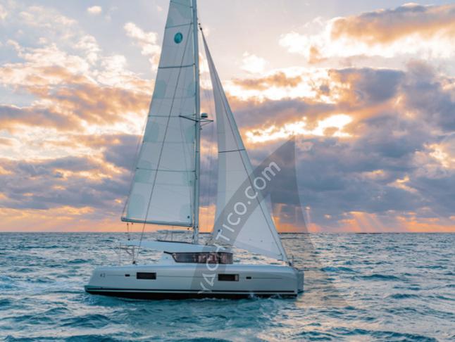 Catamaran Lagoon 42 for rent in Saint Georges