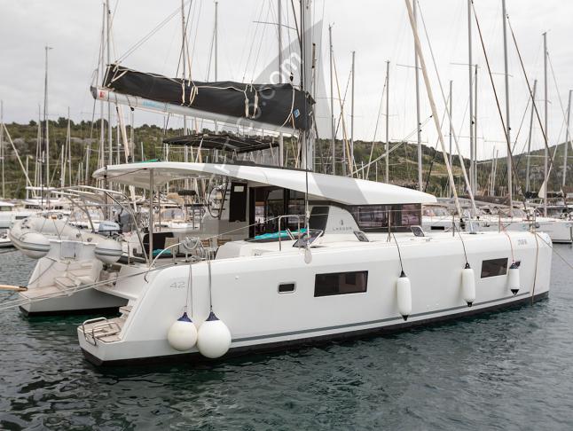 Catamaran Lagoon 42 for charter in Primosten