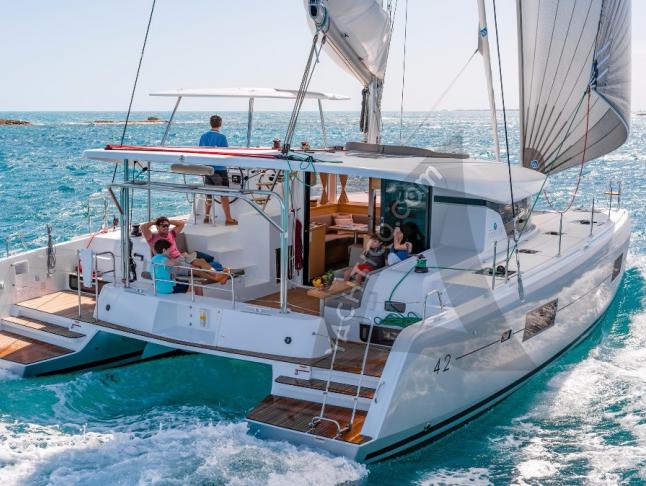 Kat Lagoon 42 chartern in Nassau City