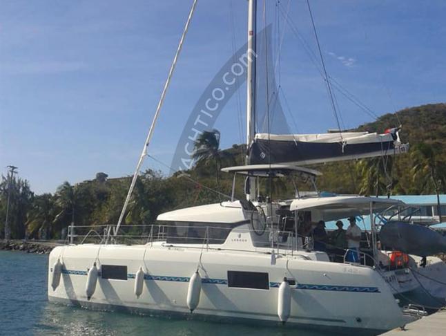 Katamaran Lagoon 42 chartern in Pointe a Pitre