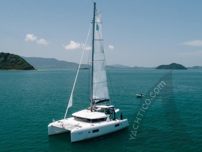 Catamaran Lagoon 42 for charter in Phuket City