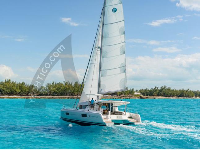Catamaran Lagoon 42 for hire in Marina Frapa