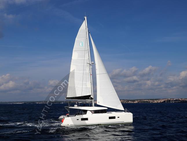 Kat Lagoon 42 chartern in Zadar