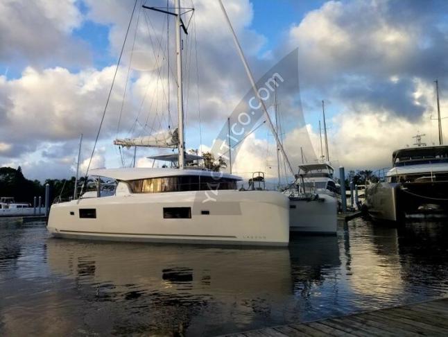 Catamaran Lagoon 42 for rent in Messina