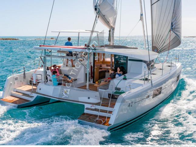 Kat Lagoon 42 chartern in Volos