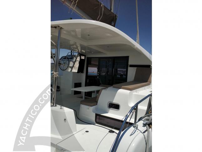 Katamaran Lagoon 42 chartern in Lavrio