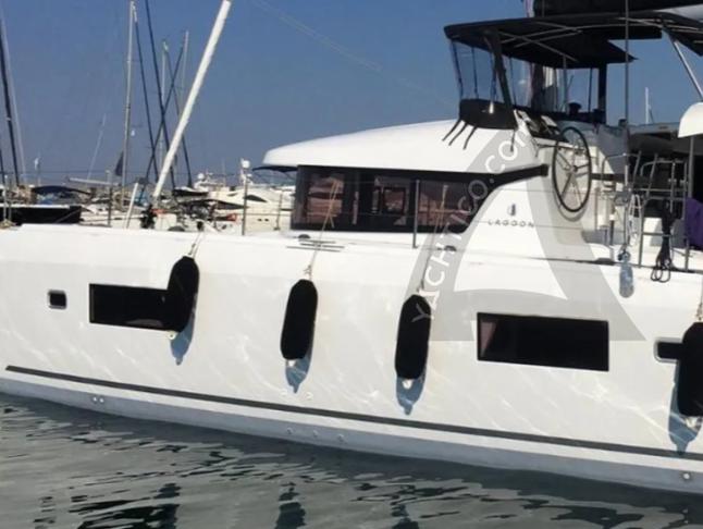 Kat Lagoon 42 chartern in Marina Preveza