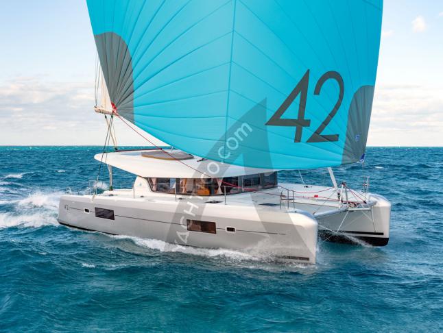 Katamaran Lagoon 42 Yachtcharter in ACI Marina Split