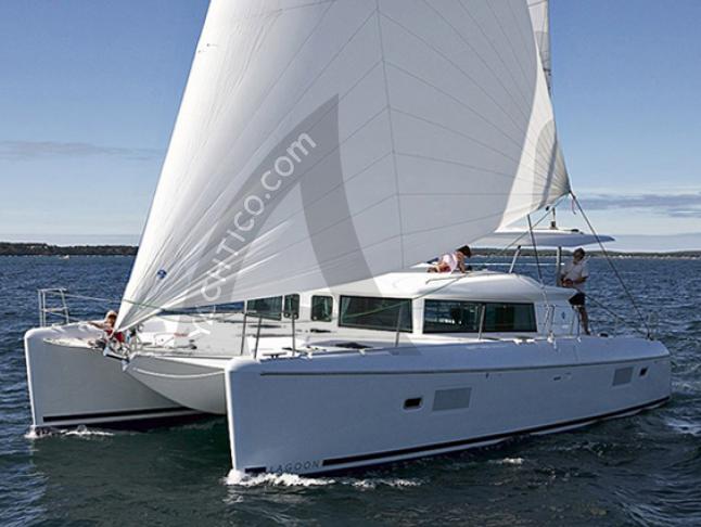 Katamaran Lagoon 421 chartern in Lissabon