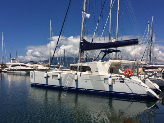 Catamaran Lagoon 440 for rent in Salerno