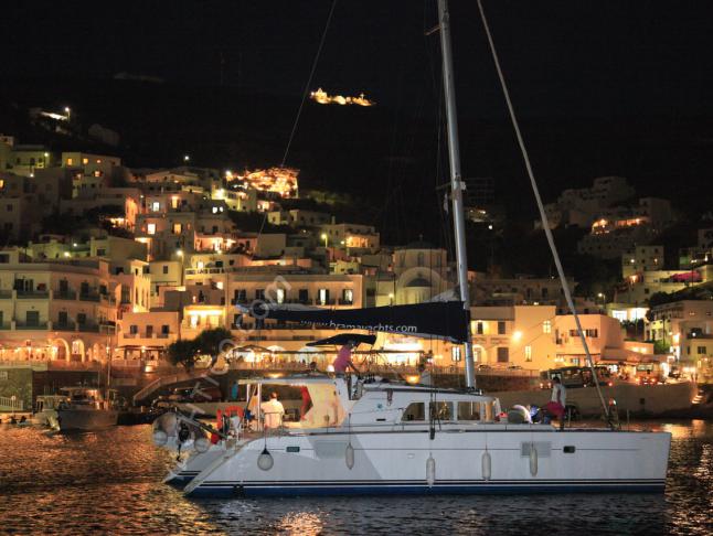 Catamaran Lagoon 440 for charter in Port Lavrio