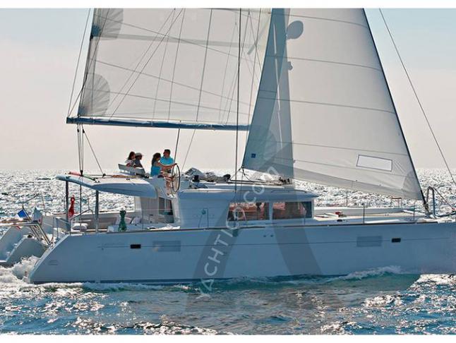 Kat Lagoon 450 chartern in Pirovac