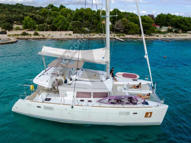 Catamaran Lagoon 450 for rent in Trogir