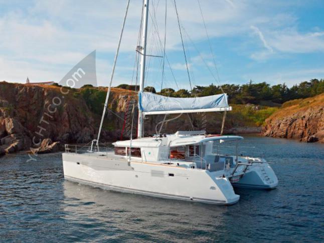 Kat Lagoon 450 F chartern in Road Town