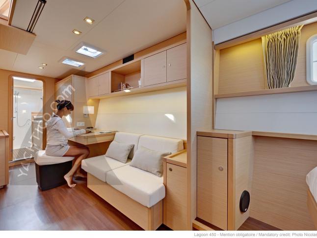 Kat Lagoon 450 F Yachtcharter in Marina La Lonja