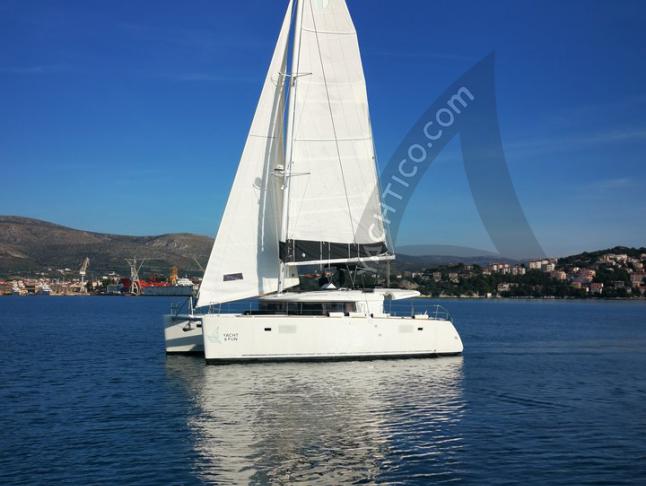 Katamaran Lagoon 450 F chartern in Marina Seget Donji