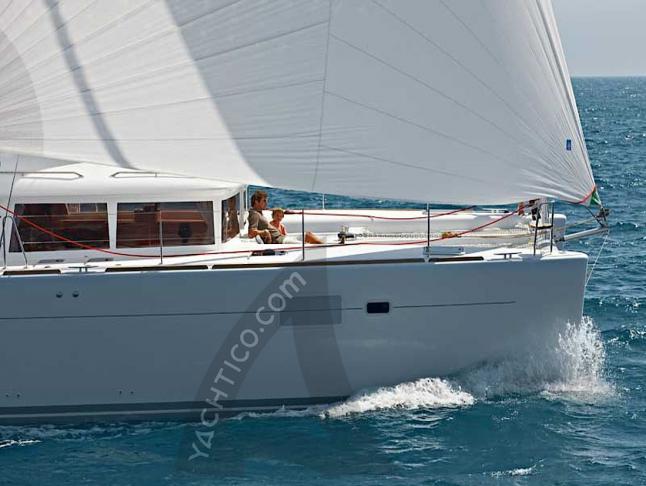 Kat Lagoon 450 F chartern in Ajaccio