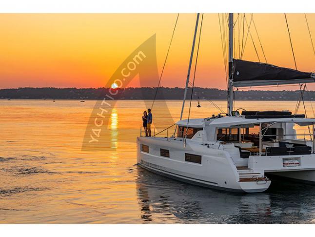 Kat Lagoon 46 chartern in Cagliari