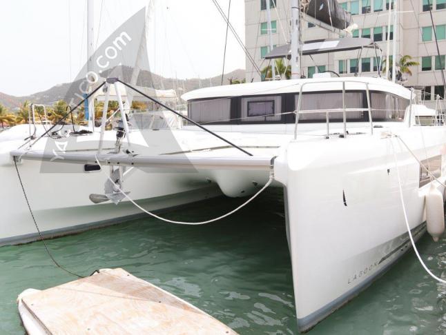 Katamaran Lagoon 46 chartern in Road Town