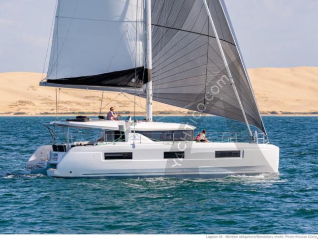 Katamaran Lagoon 46 chartern in Marina Parikia Port