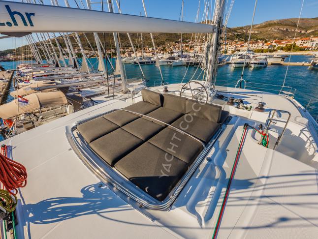 Kat Lagoon 50 Yachtcharter in ACI Marina Trogir