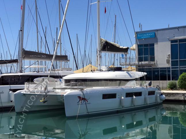 Kat Lagoon 50 chartern in Marina Kastela