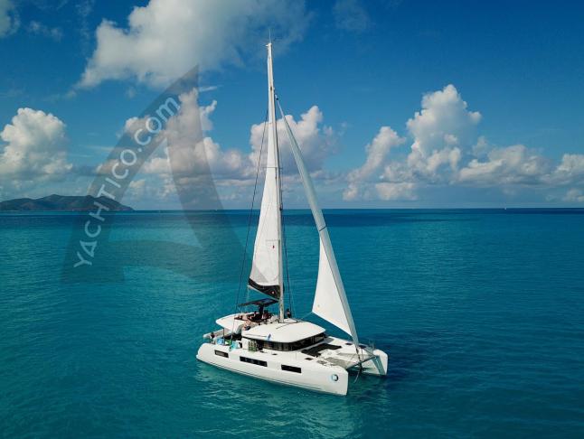 Catamaran Lagoon 50 for rent in Hodges Creek Marina