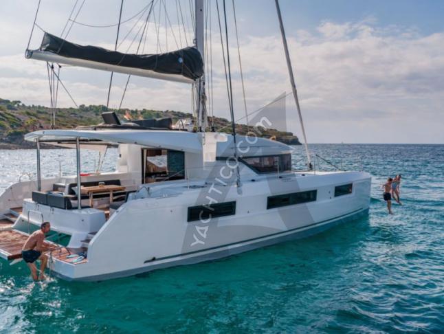 Katamaran Lagoon 50 chartern in Nassau