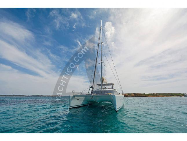 Catamaran Lagoon 500 for rent in Athens