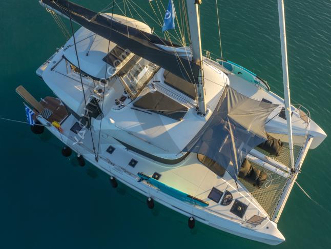 Kat Lagoon 51 chartern in Zea Marina