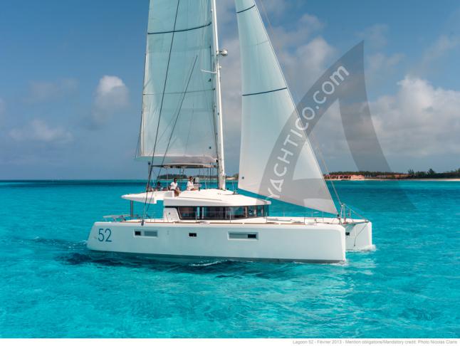 Kat Lagoon 52 chartern in Marina Le Marin