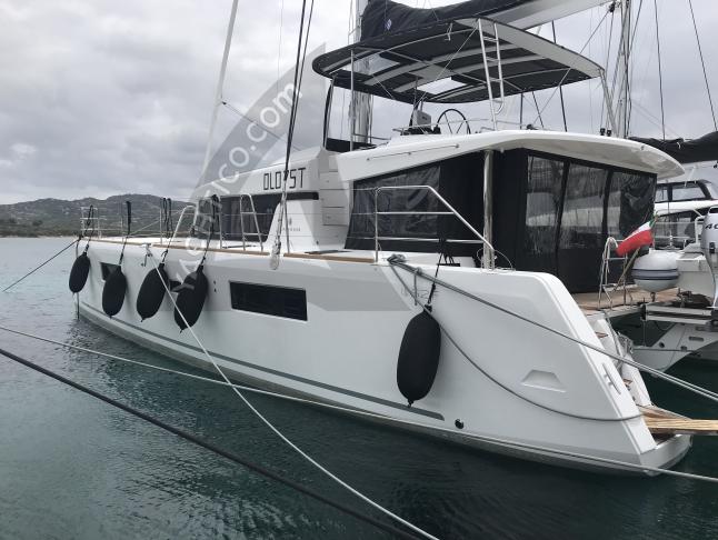 Kat Lagoon 52 chartern in Marina di Portisco