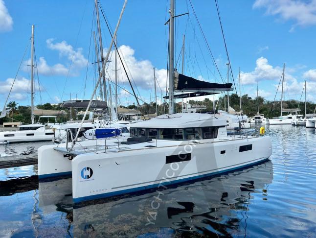 Catamaran Lagoon 52 available for charter in Maya Cove